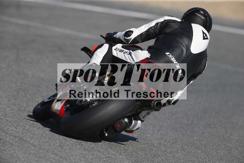 /Archiv-2024/01 26.-28.01.2024 Moto Center Thun Jerez/Gruppe gruen-green/backside